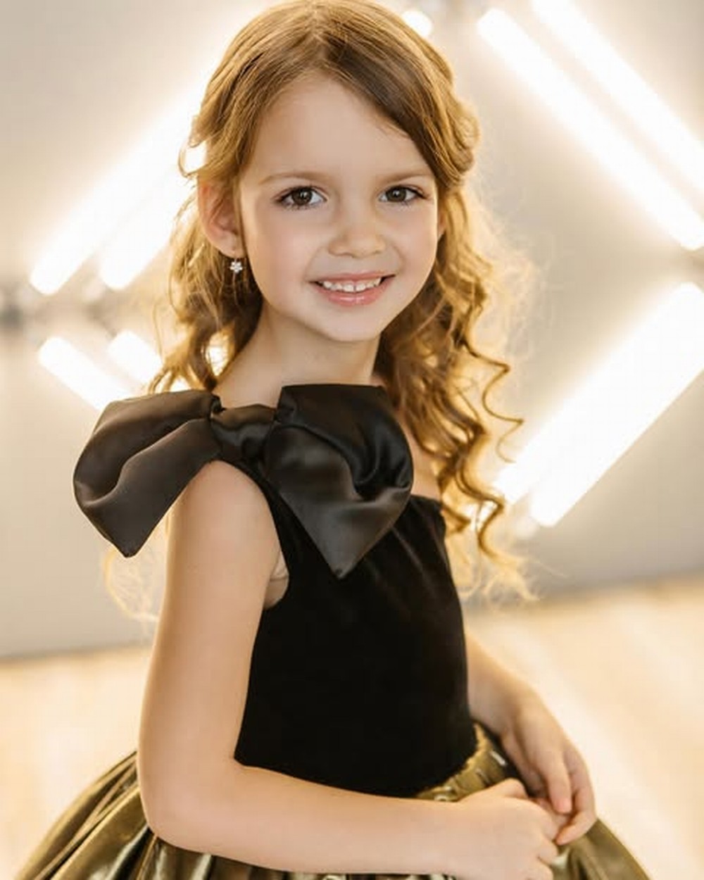 Новые черные и золотые атласны – обзор и цена Toddler Girl Tulle Party Dress